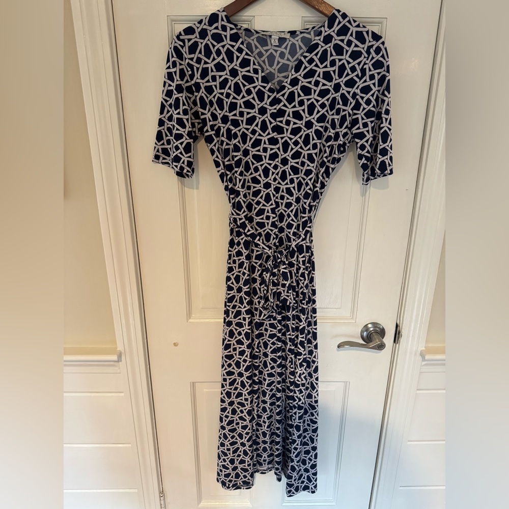 Chaus New York Midi Dress – Navy/White Geometric – Tie Waist